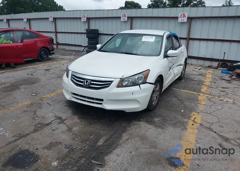 2011 Honda Accord 2.4 Se z USA, uszkodzony, nr VIN 1HGCP2F68BA132339